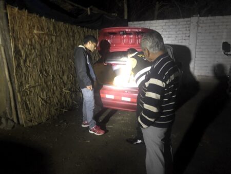 Perp opening the trunk