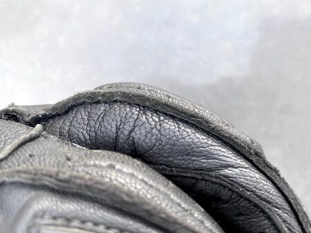 Glove Reverse Stitching