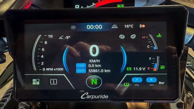 Carpuride W702BS Brings CarPlay to BMW Motorcycles