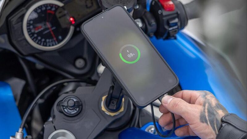 How Motorcyclists Keep Their Phones Charged On The Go
