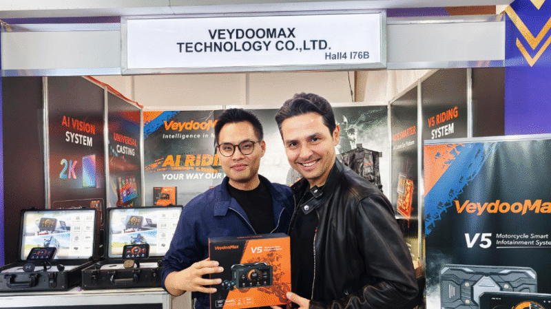 Veydoomax V5 Ai Smart Hub at EICMA 2025